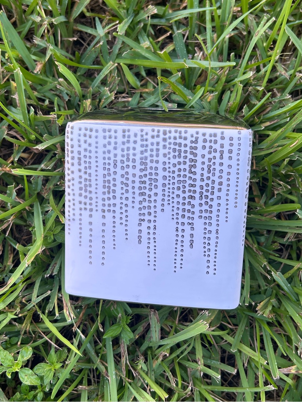 Tissue Box Cover with Silver Cascade - Picture 2 of 4